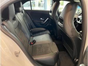 Mercedes-Benz A250e AMG Line Navi StandH Kam LED Ambiente
