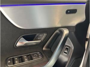 Mercedes-Benz A250e AMG Line Navi StandH Kam LED Ambiente