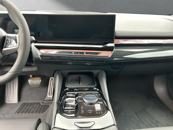 BMW 550 e xDrive Limo,M Sport Pro,Inno.-Pkt.,AHK,Driv.Ass.Prof.,uvm.