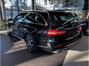 Mercedes-Benz E 300 de T Exclusive LED+SKR&WKR+ACC+AHK+Navi+SHZ