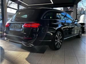 Mercedes-Benz E 300 de T Exclusive LED+SKR&WKR+ACC+AHK+Navi+SHZ