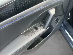 Volkswagen Tiguan R-Line 1.5 eHybrid DSG,IQ.LIGHT,IQ.DRIVE