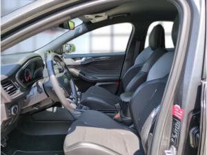 Ford Focus 2.3 EcoBoost ST 5-türig Bluetooth Navi LED
