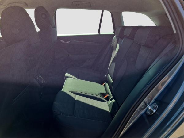 Skoda Octavia Combi 2.0 TDI Selection DSG LED AHK