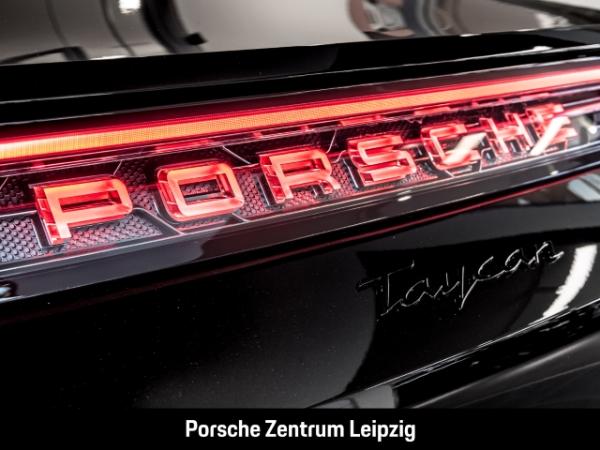 Porsche Taycan Black Edition Sitzklima SportDesign BeifDisplay