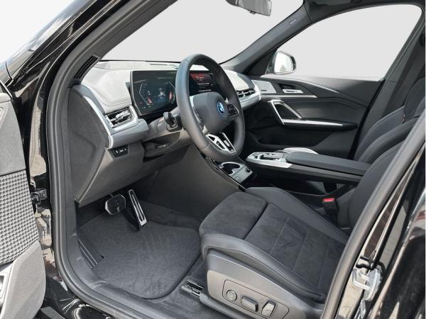 BMW iX1 xDrive30 M Sportpaket , 5-türig (Strom)