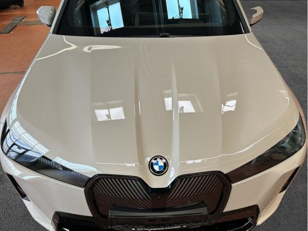 BMW ix iX xDrive45 , 5-türig (Strom)
