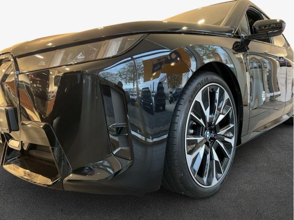 BMW ix iX xDrive60 , 5-türig (Strom)