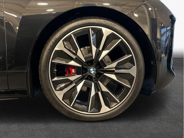 BMW ix iX xDrive60 , 5-türig (Strom)