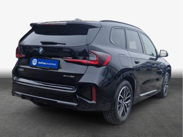 BMW iX1 xDrive30 M Sportpaket , 5-türig (Strom)