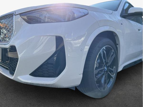 BMW iX1 xDrive30 M Sportpaket , 5-türig (Strom)