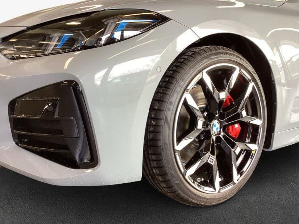 BMW 420 420i Cabrio , 2-türig