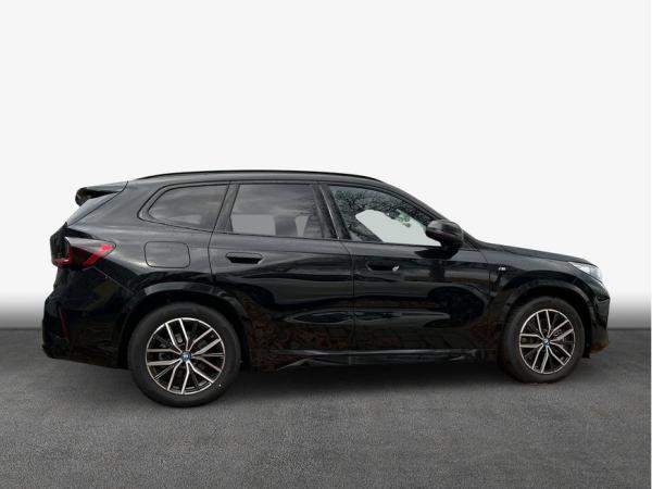 BMW iX1 xDrive30 M Sportpaket , 5-türig (Strom)