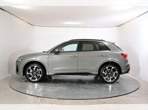 Audi Q3 S line 40 TFSI 7-Gang tronic quattro 2.0 Allrad Audi Q3 S line 40 TFSI 7-Gang tronic quattro 2.0 Allrad