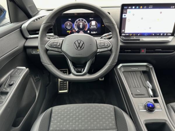 Volkswagen T-Roc R-Line, 1.5 l eTSI OPF 110 kW (150 PS) 7-Gang-DSG