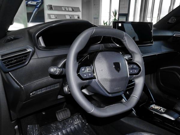 Peugeot 2008 ALLURE❗AUTOMATIK❗❗ALLWETTER❗❗