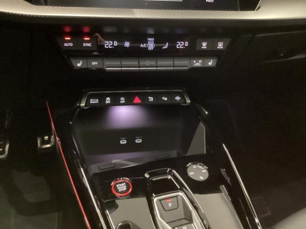 Audi RS3 Limousine 2.5TFSI qu.280km/h*Matrix*Sonos*Pano*ACC*HUD