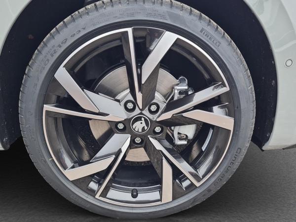 Skoda Octavia Combi 2.0 TDI Sportline Matrix HUD