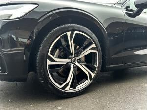 Volvo V60 B4 DCT Plus Dark Mild-Hybrid *Vorfürwagen Aktion*