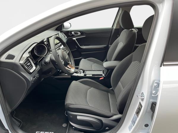 Kia Ceed ceed 1.5 T-GDI Vision +DCT+Komfort+Navi+R.Kamera+