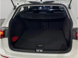 Volkswagen Golf VIII Variant 1.5 eTSI DSG Goal / Navi