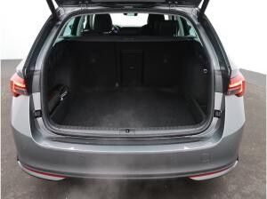 Skoda Octavia Selection 1.5 eTSI DSG / Navi, AHK, LED