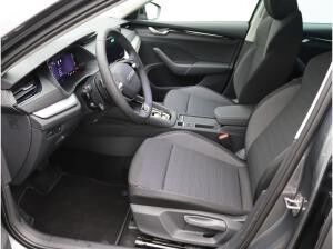 Skoda Octavia Selection 1.5 eTSI DSG / Navi, AHK, LED