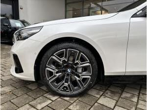 BMW i5 eDrive40 Limo. MSPORT 0,25% /  SEHR SCHNELL SEIN NUR BIS ZULASSUNG 23.12 / 26% SOFORT