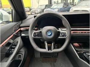 BMW i5 eDrive40 Limo. MSPORT 0,25% /  SEHR SCHNELL SEIN NUR BIS ZULASSUNG 23.12 / 26% SOFORT