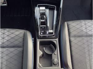 Volkswagen Golf 1.5 eTSI DSG R-Line Pano Black-Style Navi