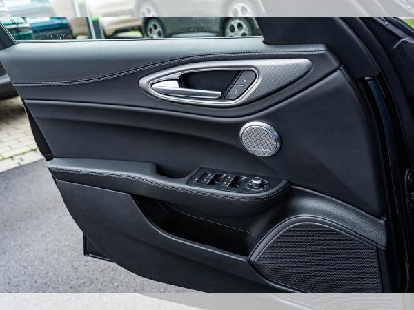 Alfa Romeo Giulia Veloce 2.0 Turbo AT8 Q4 SOFORT PANORAMA PREMIUM TECHNOLOGIE