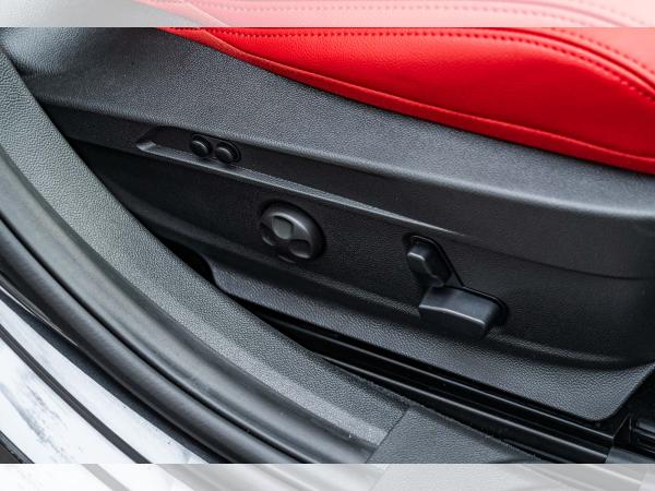 Alfa Romeo Giulia Veloce 2.0 Turbo AT8 Q4 SOFORT PANORAMA PREMIUM TECHNOLOGIE