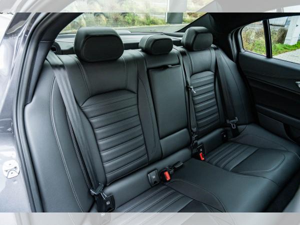 Alfa Romeo Giulia Veloce 2.0 Turbo AT8 Q4 SOFORT PREMIUM TECHNOLOGIE HARMAN KARDON