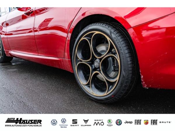 Alfa Romeo Giulia INTENSA 2.0 Turbo AT8 Q4 PANORAMA HARMAN-KARDON BREMBO ROSSO-ETNA