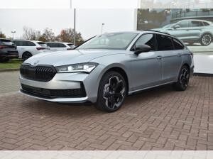 Skoda Superb Combi 2.0TDI Sportline*Navi*AHK*Sthz*Canton