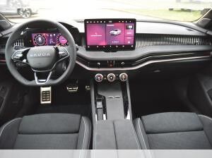 Skoda Superb Combi 2.0TDI Sportline*Navi*AHK*Sthz*Canton