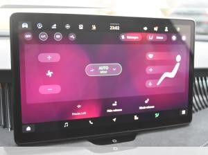 Skoda Superb Combi 2.0TDI Sportline*Navi*AHK*Sthz*Canton