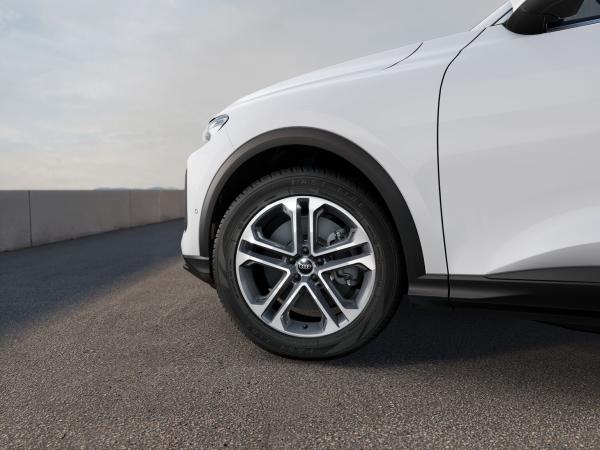 Audi Q5 V6 TDI quattro S tronic 220kw BESTELLFAHRZEUG Audi Q5 V6 TDI quattro S tronic 220kw BESTELLFAHRZEUG