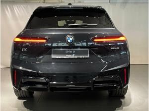 BMW ix xDrive45 - ab Lager !