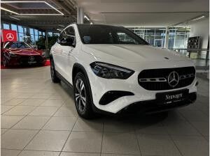 Mercedes-Benz GLA 220 d 4Matic+ Edition Progressive Line+Panodach+AHK+Winter-Paket+DISTRONIC