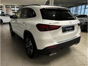 Mercedes-Benz GLA 220 d 4Matic+ Edition Progressive Line+Panodach+AHK+Winter-Paket+DISTRONIC