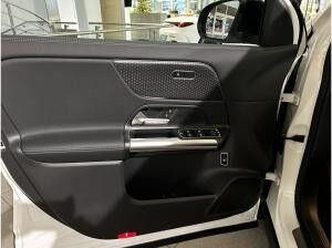 Mercedes-Benz GLA 220 d 4Matic+ Edition Progressive Line+Panodach+AHK+Winter-Paket+DISTRONIC