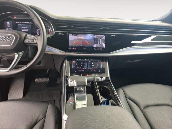 Audi Q8 50 TDI quattro AHK/Optik Schw/Pano/LuftFW