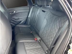 Audi A5 Limousine e-hybrid quattro 270 kW / Tech pro, AHK, Pano, HuD, Sportsitze plus