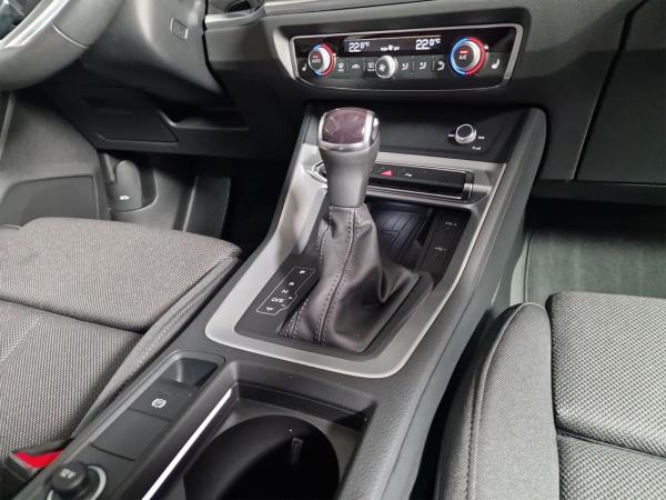 Audi Q3 35 TFSI advanced S-tronic AHK Navi+ PDC+