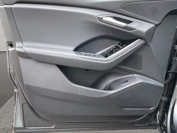 Audi Q6 e-tron S line LED CarPlay Standklima 360°