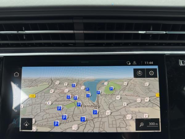 Audi RS Q8 SUV performance tiptronic+MASSAGE+PANO+HEAD-UP