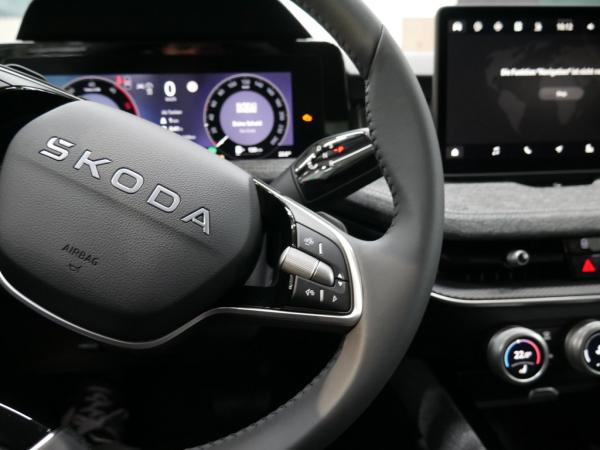 Skoda Superb Combi 2.0 TDI DSG Selection Matrix PDC Kamera Standhz. *877*