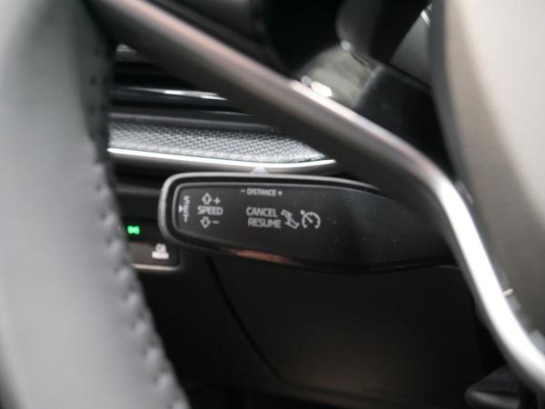 Skoda Superb Combi 2.0 TDI DSG Selection Matrix PDC Kamera Standhz. *877*