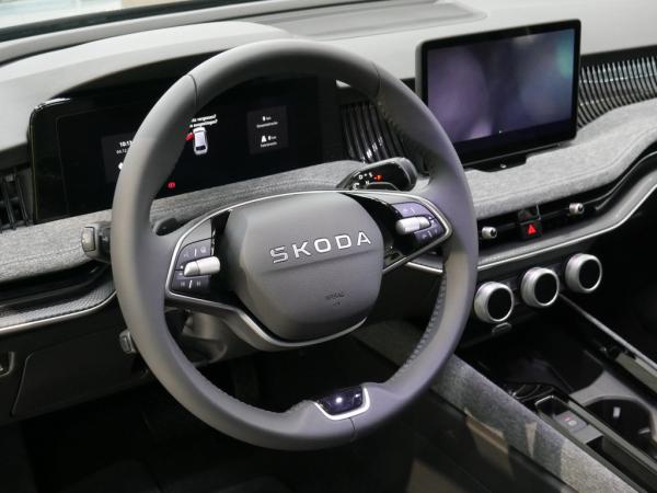 Skoda Superb Combi 2.0 TDI DSG Selection Matrix PDC Kamera Standhz. *877*